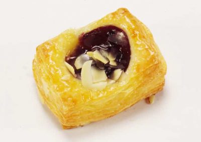 บลูเบอร์รีเพสตรี้ - Puff & Pie เบเกอรี่ และของว่างอร่อยๆ จากครัวการบินไทย